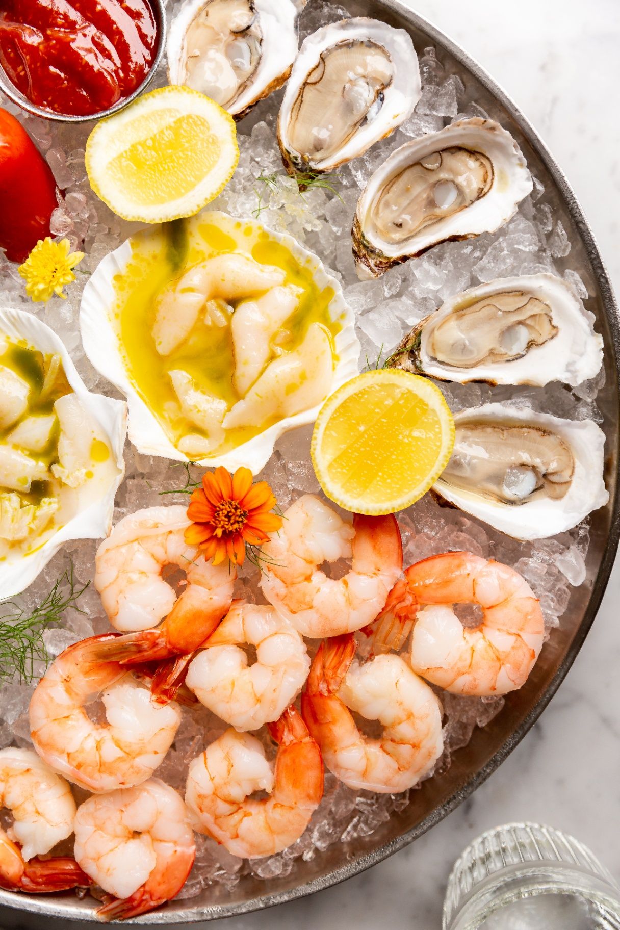 Seafood plateaux on ice